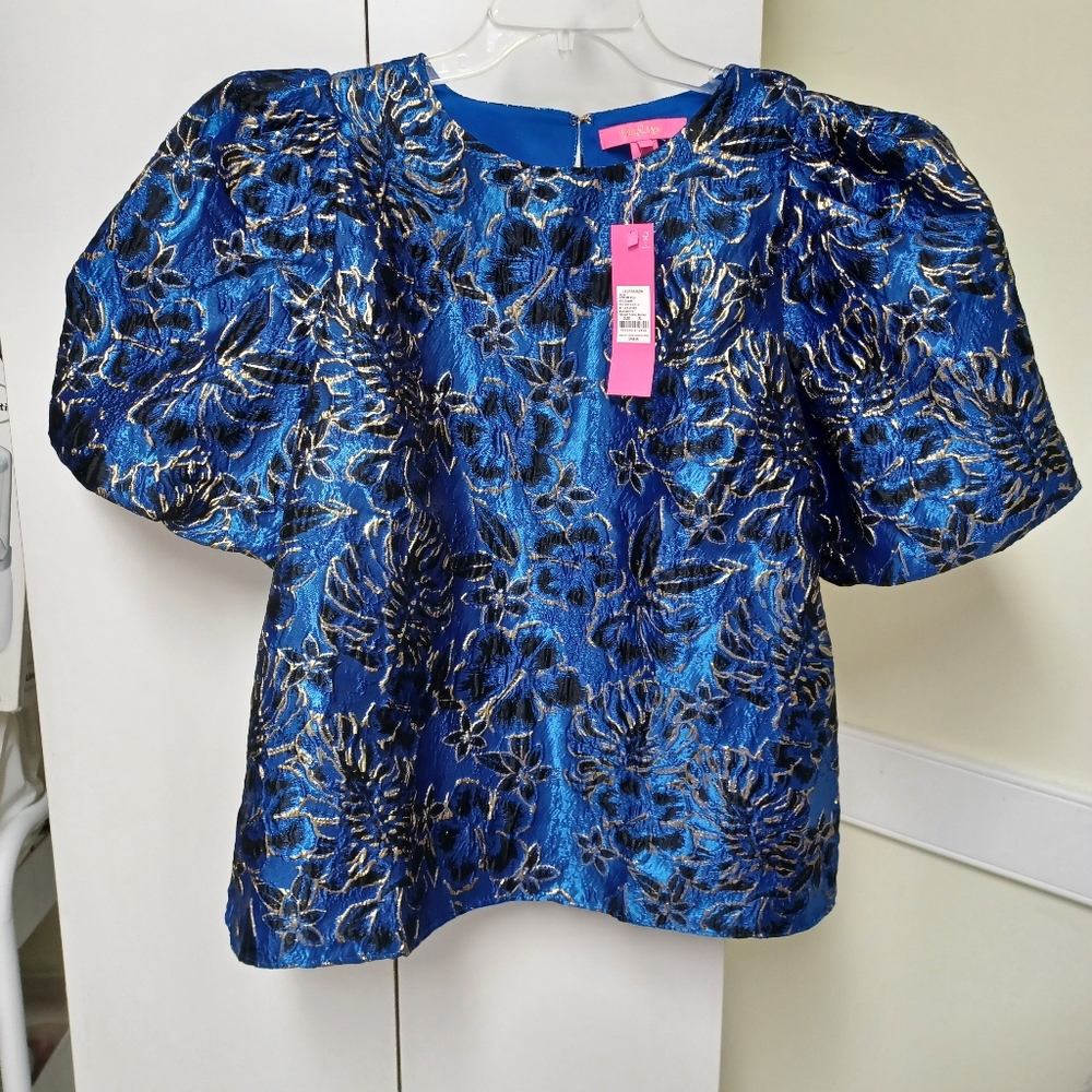 ********** PRICE DROPPED   Lilly Pulitzer BLUE GROTTO holiday top
